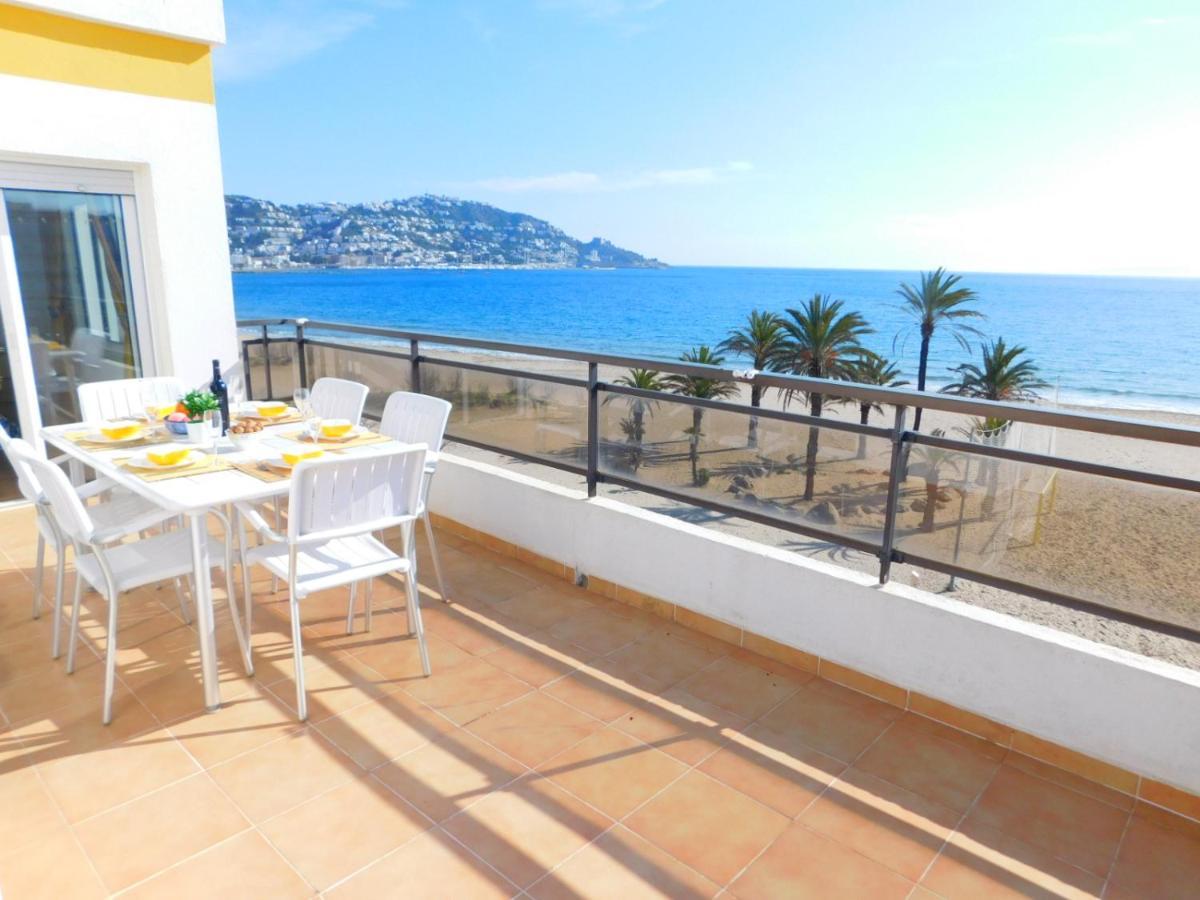 Apartamento Oasis Atico Roses Bagian luar foto