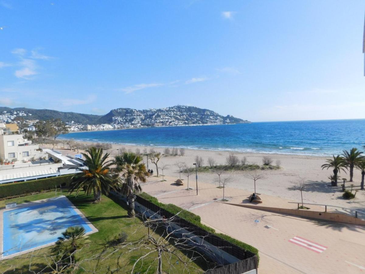 Apartamento Oasis Atico Roses Bagian luar foto
